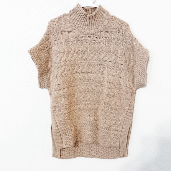 NWT Unsubscribed Oversized Cable Sweater Vest Nude Angora Blend Size Medium